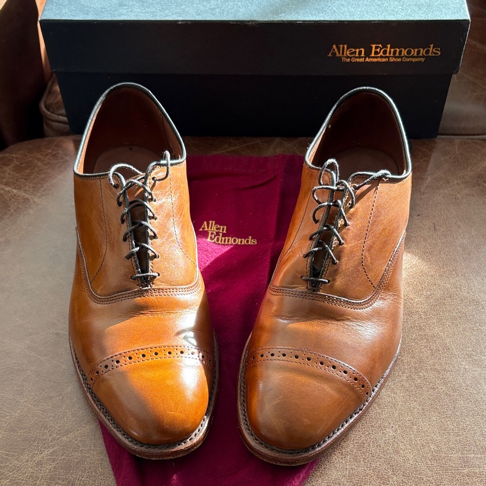 Allen Edmonds Fifth Avenue Captoe Oxford in Walnut, Size 10.5D